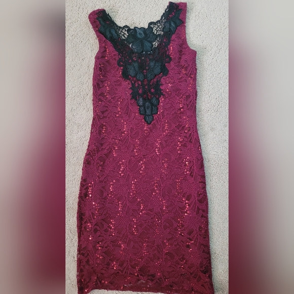 Quiz wine red dress,lace,sequin - Picture 3 of 4